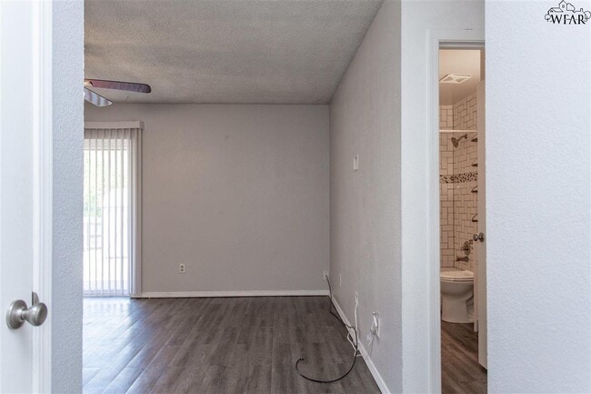 Building Photo - 5238 Kingston Dr