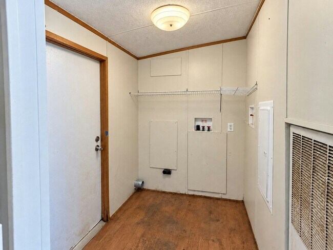 Building Photo - 204 Gaither St