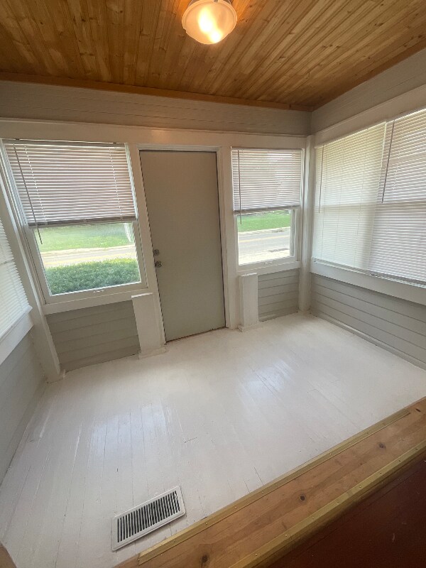 Building Photo - 416 E Hillside Dr