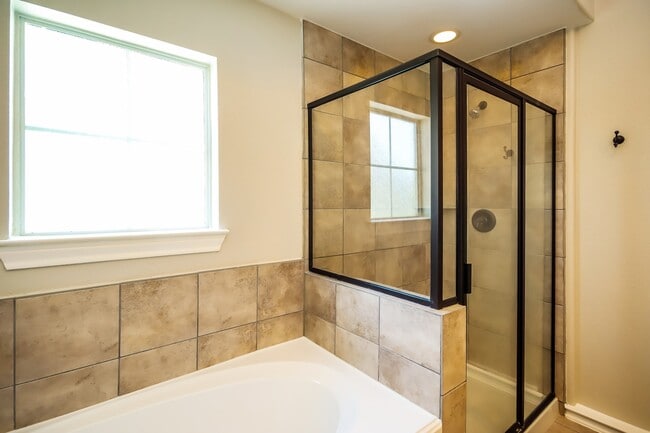 Building Photo - 10738 Clearview Villa Pl