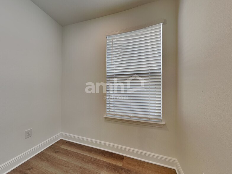 Building Photo - 6727 Atlantic Bch Ave