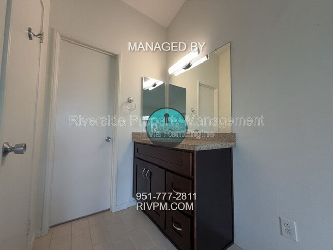 Building Photo - 9505 Arlington Ave