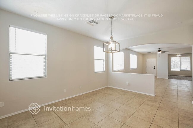 Building Photo - 2320 W Desert Ln