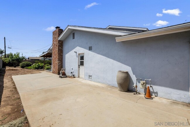 Building Photo - 3752 Alta Loma Dr