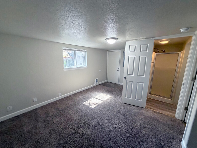 Building Photo - 1311 S 3rd Ave