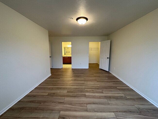 Building Photo - 8610 S Jasonville Ct SE