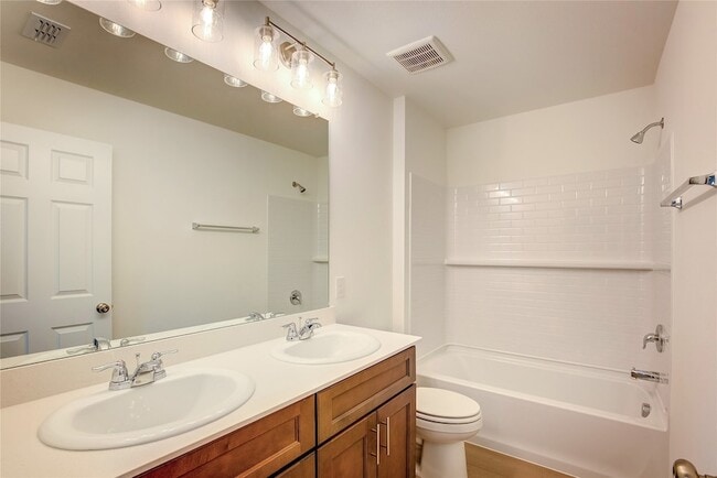 Building Photo - 1426 Tramore Wy