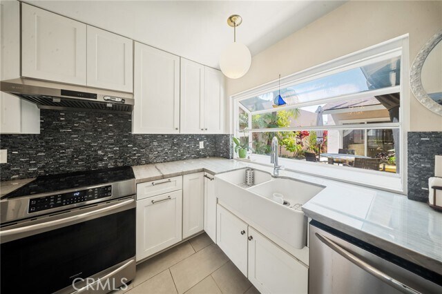 Building Photo - 408 Galleon Way