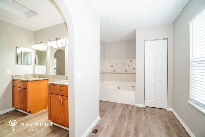Building Photo - 1335 Telham Ct