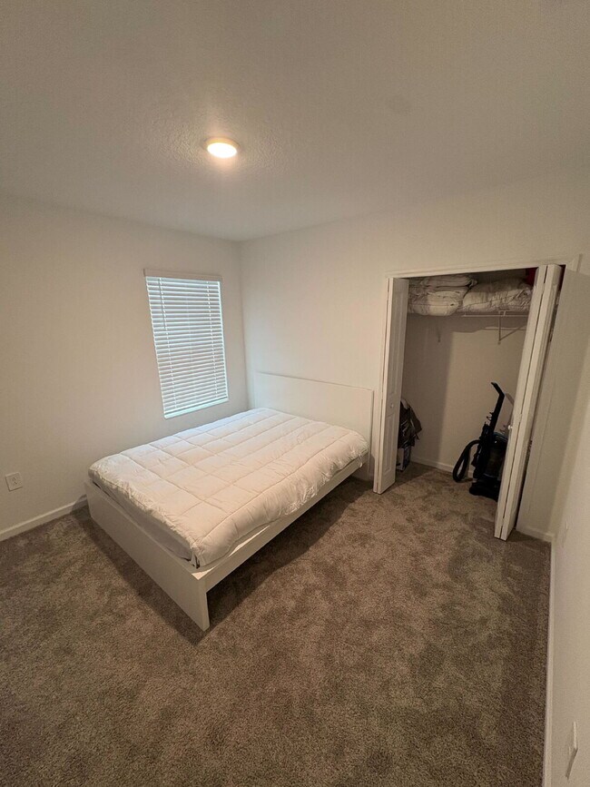 Building Photo - "Cozy 1-Bedroom Retreat in Clermont – Your Perfect Home Awaits on Shavasana Road!"