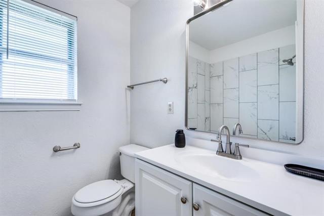 Building Photo - 1422 Deborah Ave