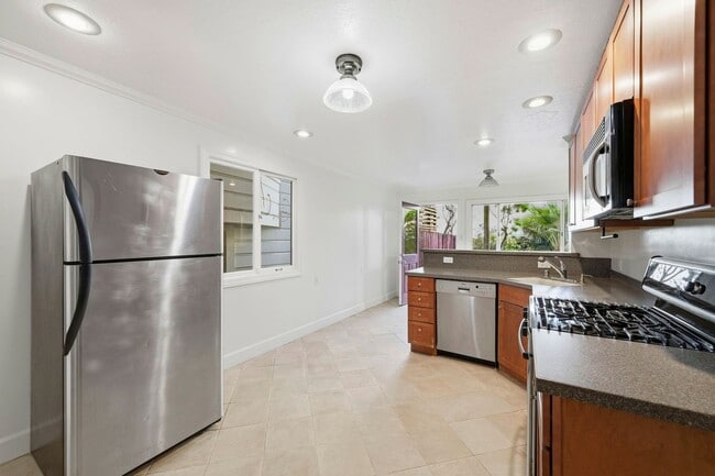 Building Photo - Charming Two Bedroom Condo in Dolores Heights - Please Contact for Showing Availability!