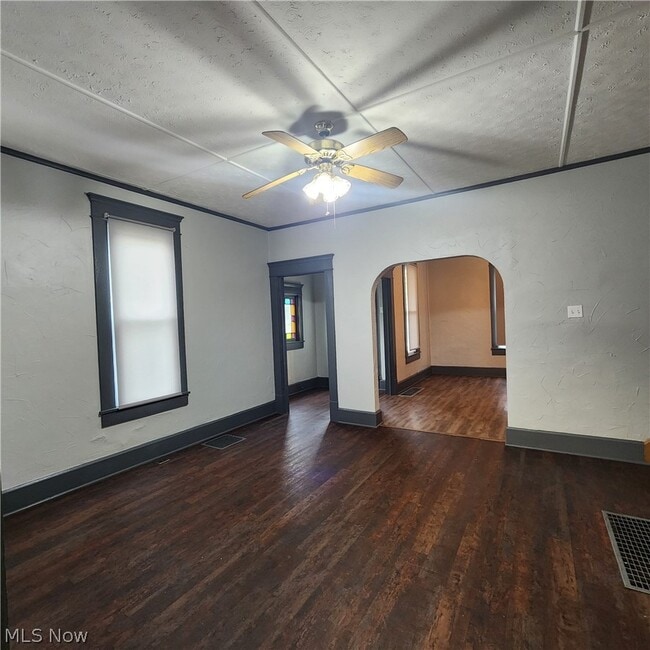Building Photo - 141 Highland Ave