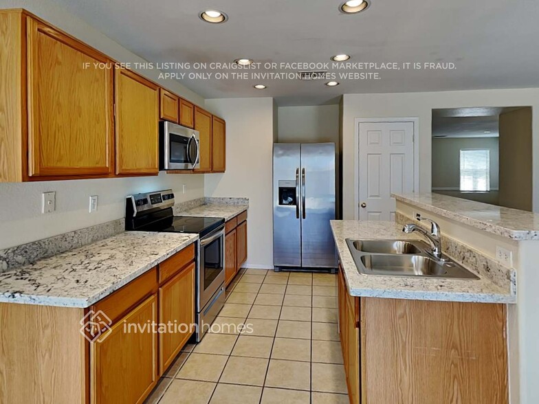 Building Photo - 18474 W Dawn Dr
