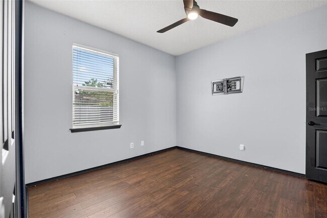 Building Photo - 653 Petal Mist Ln