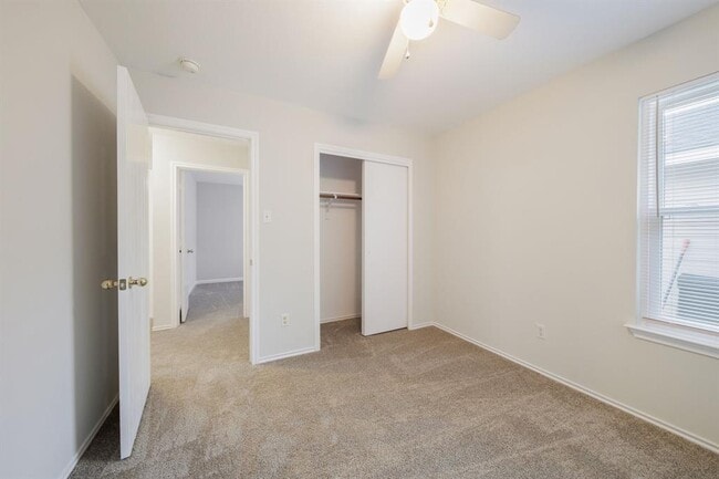 Building Photo - 2904 Crownover St