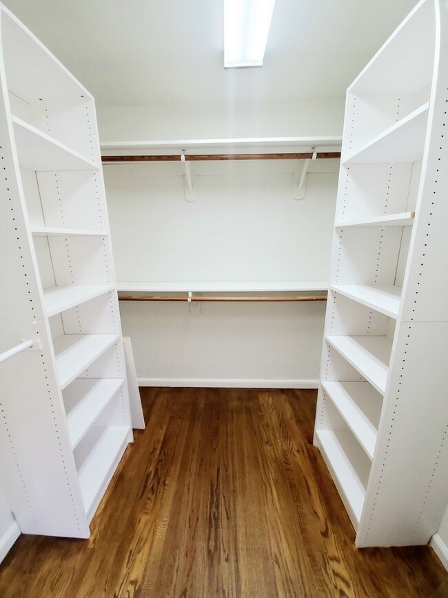 Building Photo - Hillsborough home with Bay views