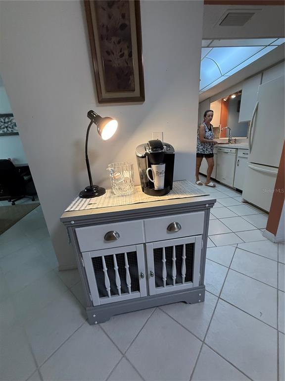 Building Photo - 819 S Gondola Dr