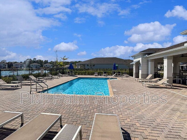 Building Photo - 5989 SE Sky Blue Cir