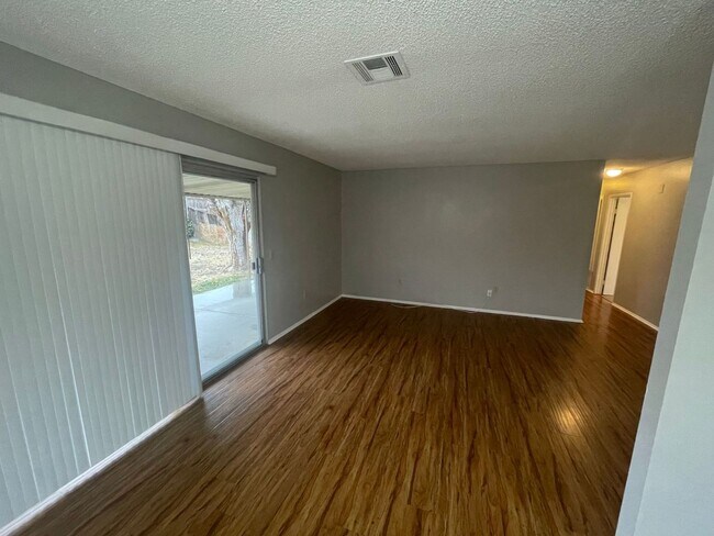 Building Photo - 43841 Nathan Dr