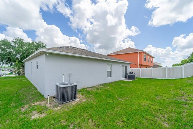 Building Photo - 525 Ridges Dr