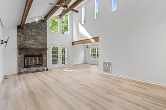 Building Photo - 240 N Cedarbrook Dr