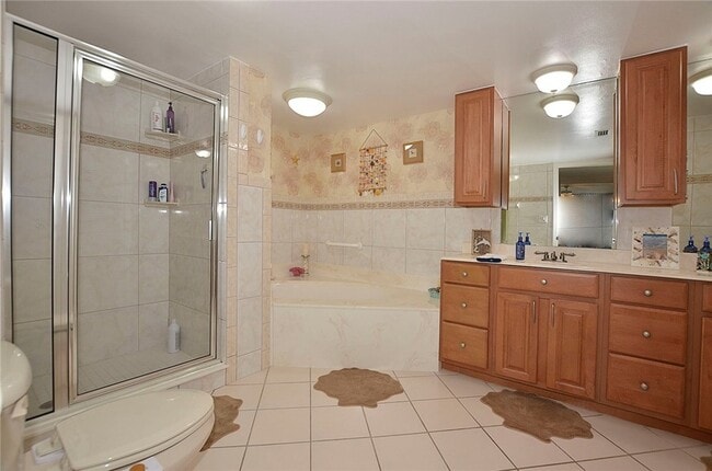 Building Photo - 5601 Jimmy Buffett Mem Hwy