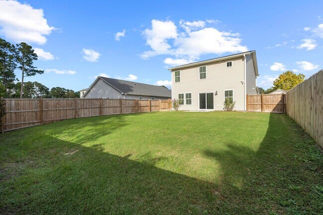 Building Photo - Welcome to your new home in the heart of L...