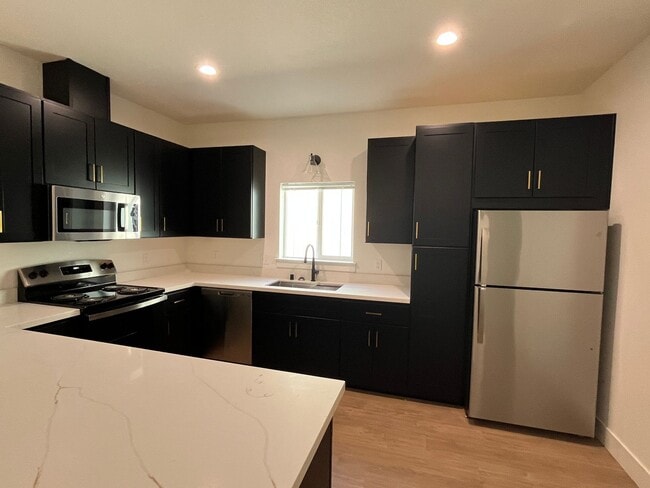 Building Photo - Brand New Build on Old Alturas - ALL Electric with City of Redding Solar!