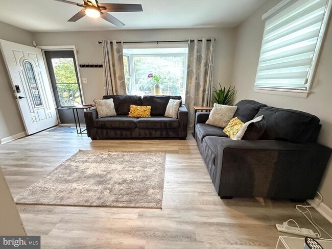 Building Photo - 2208 Vermont Ave