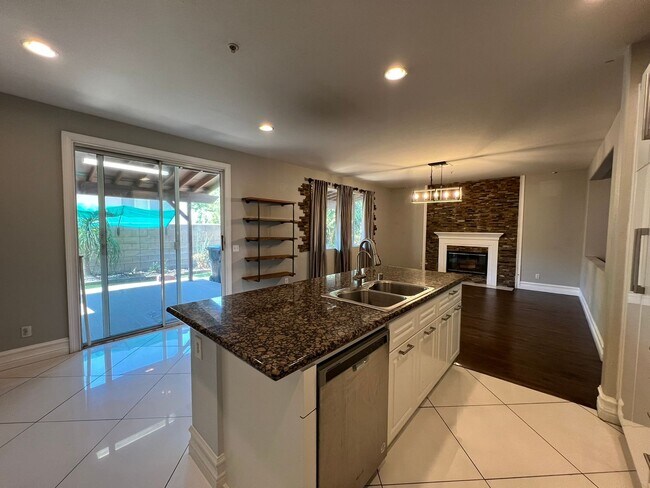 Building Photo - 13539 Whipple St