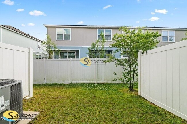 Building Photo - 8318 Zenith Cir