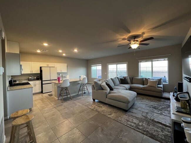 Building Photo - 5204 Sunstone Mesa Dr