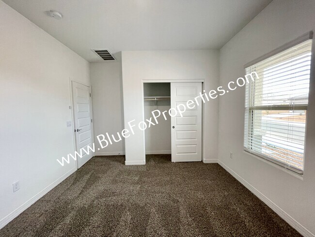 Building Photo - 5542 Coyote Star Rd