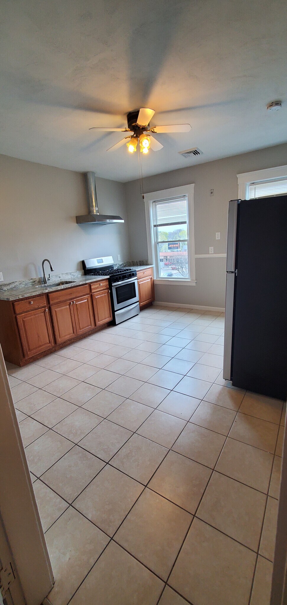 Building Photo - 488 Park Ave