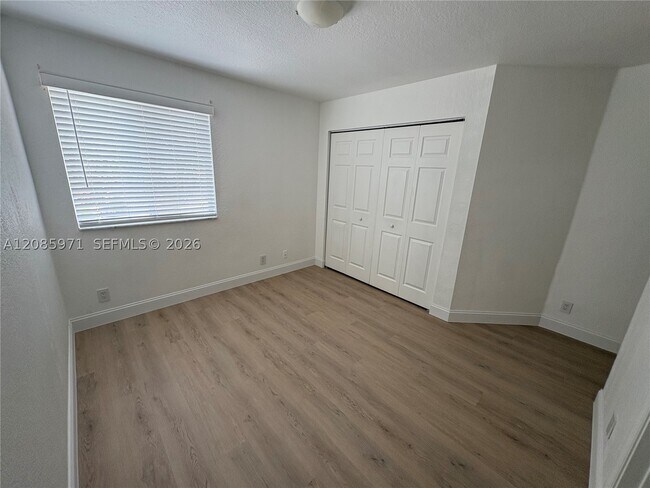 Building Photo - 2208 Ensenada Terrace