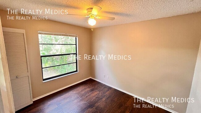 Building Photo - 10207 Comfort Cir