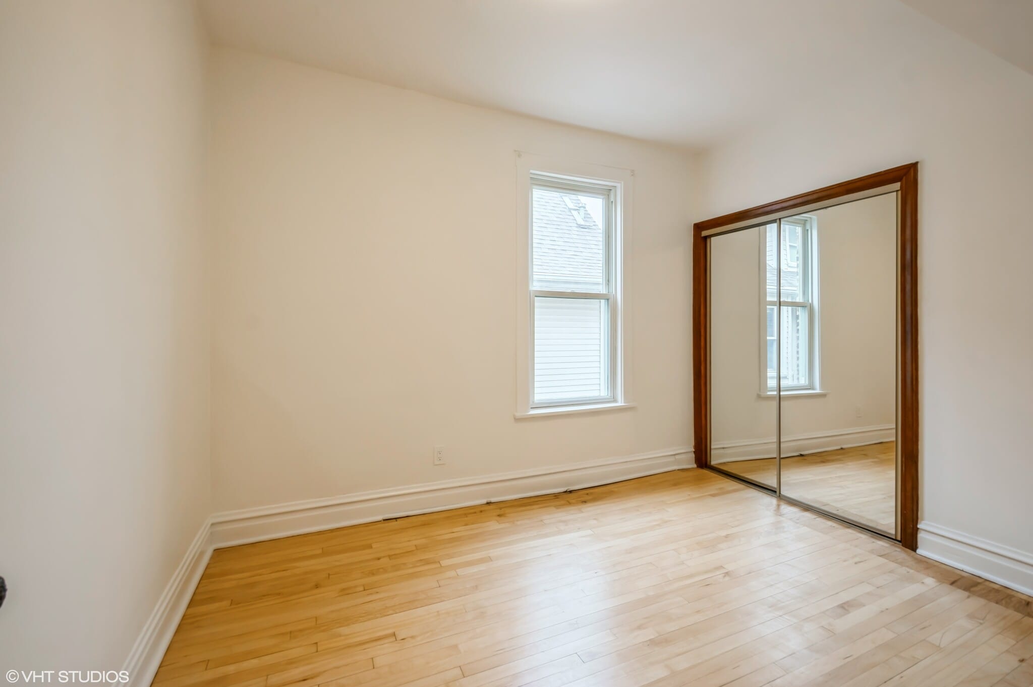 Primary Bedroom Unit #2 - 5138 W Montrose Ave