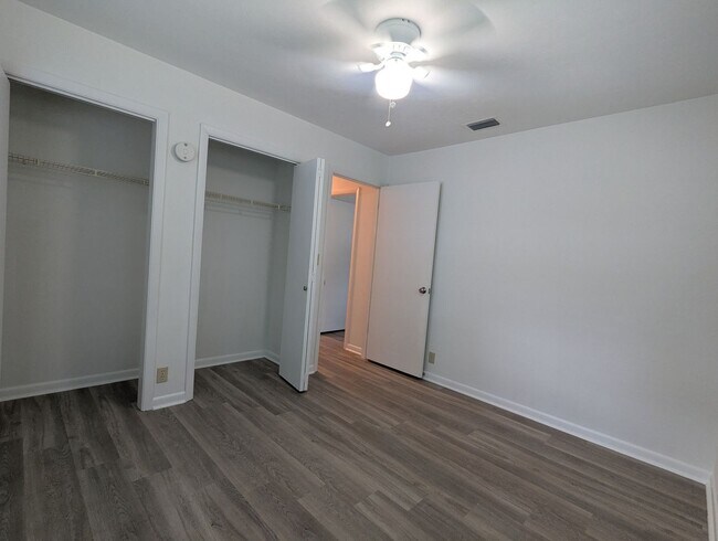 Building Photo - 2 bedroom/ 2 bath in Turkey Creek Forest
