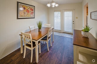 Building Photo - Lakeville Townhomes