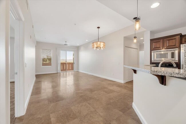 Building Photo - WHY RENT A HOUSE WHEN YOU CAN HAVE A PENTH...