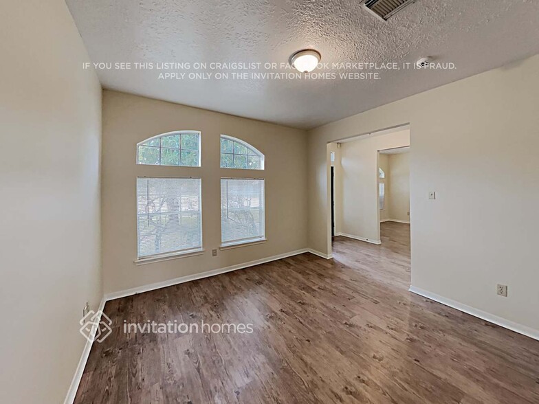 Building Photo - 17515 Glenmark Dr