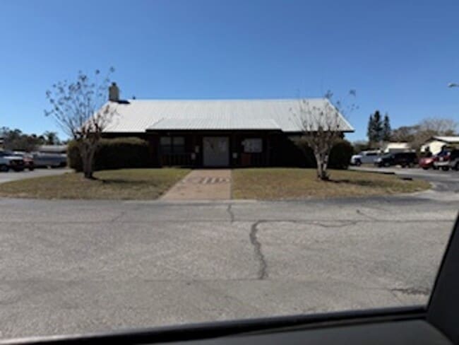 Building Photo - Great home with lots of space!