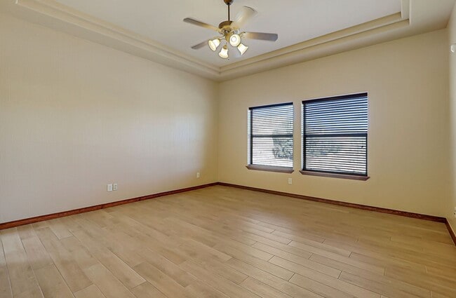 Building Photo - Beautiful Home in Sonoma Ranch with Amazin...