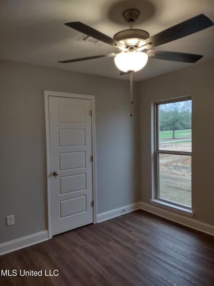 Building Photo - 620 Westfield Dr