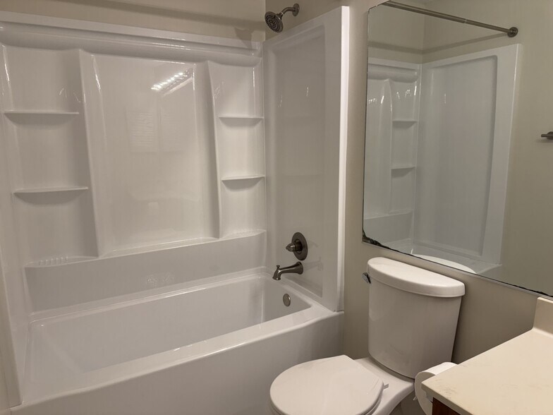 Building Photo - 13527 Highland Mews Pl