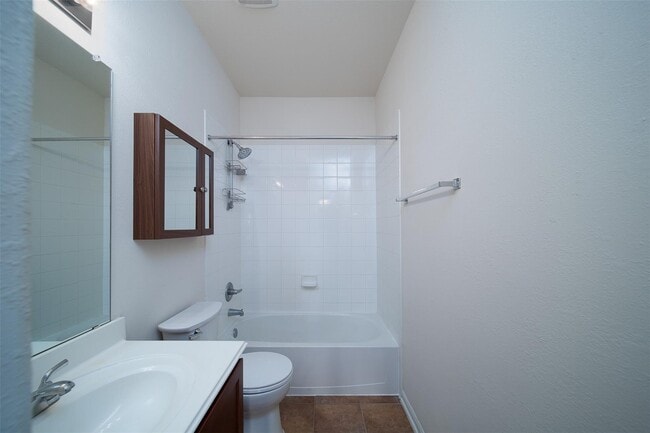 Building Photo - 26 Palmdale Ln