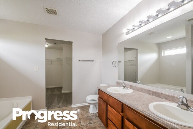 Building Photo - 12403 Titans Dr