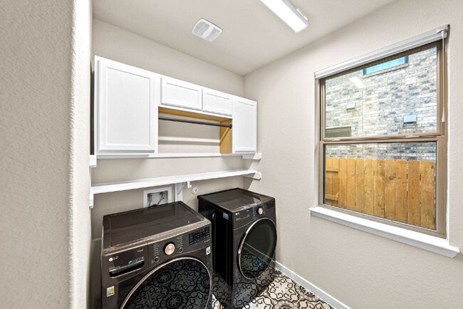 Building Photo - Spacious Comfort Meets Everyday Luxury in This Beautiful One Story