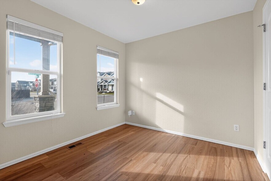 Building Photo - 10202 Silver Stirrup Dr